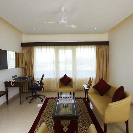 Rns Golf Resort & Nature Cure Centre Māvalli المظهر الخارجي الصورة