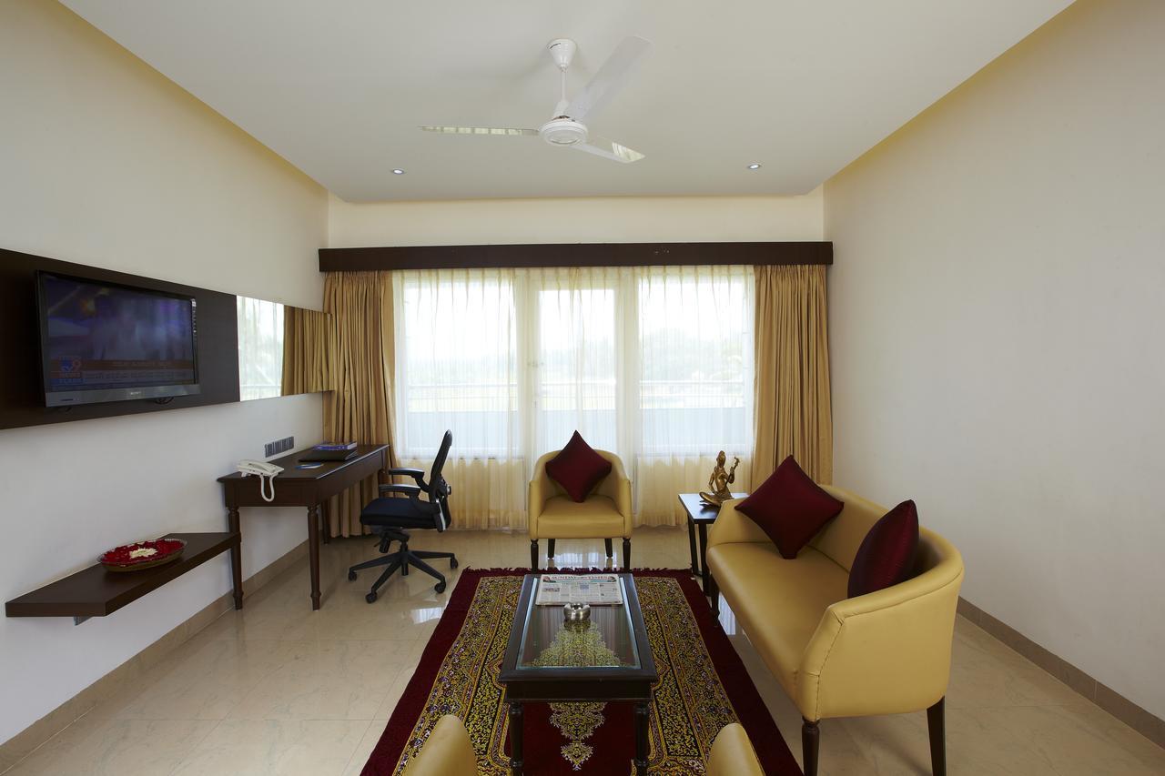 Rns Golf Resort & Nature Cure Centre Māvalli المظهر الخارجي الصورة